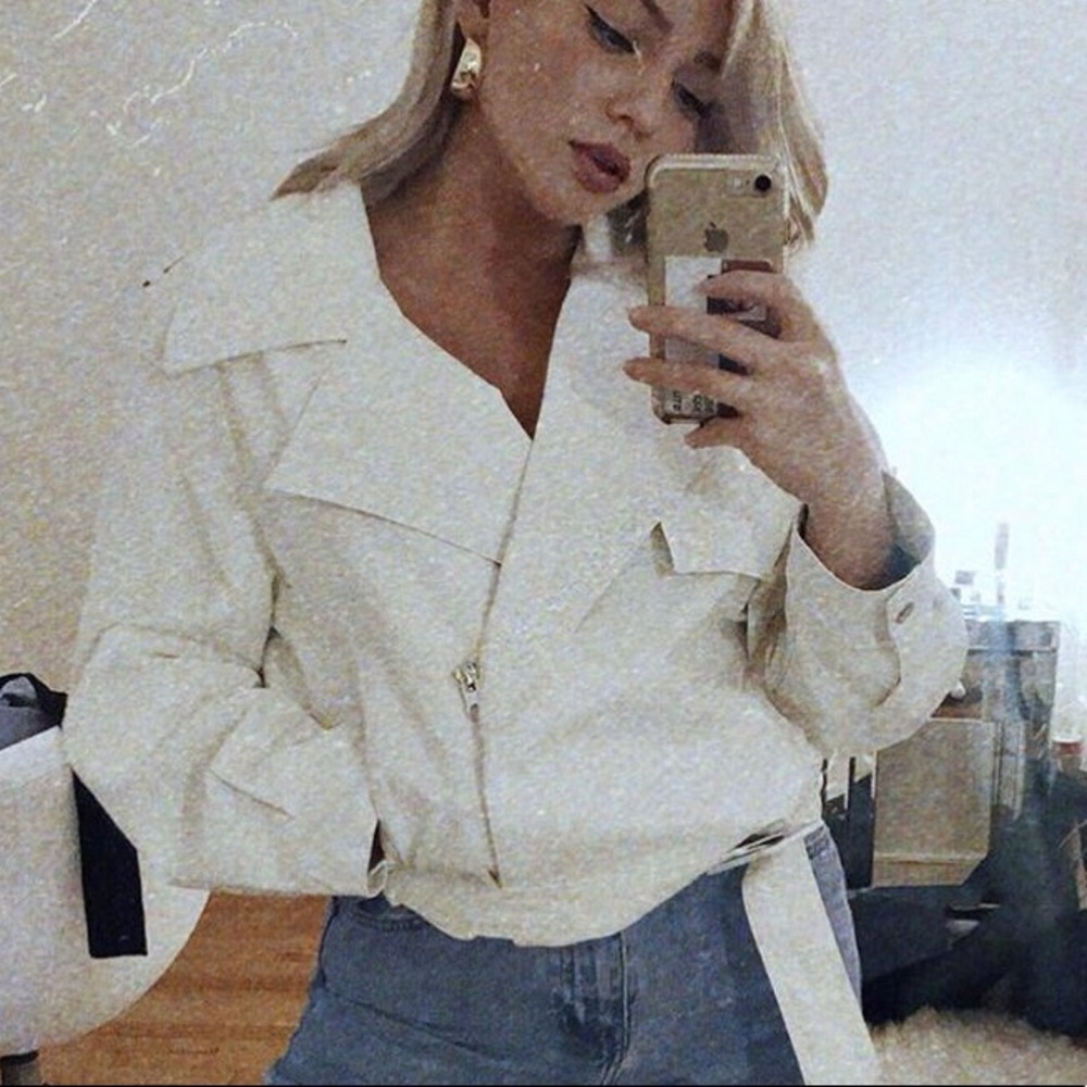 FAUX LEATHER VINTAGE STYLE WHITE LEATHER JACKET